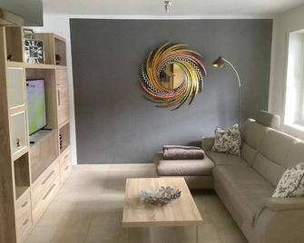 Ferienwohnung Wolfgang Halbinger - Bad Griesbach im Rottal - Wohnzimmer