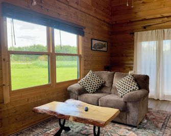 Relax, connect, and enjoy self check-in! Close to Clarkson University! - Potsdam - Sala de estar
