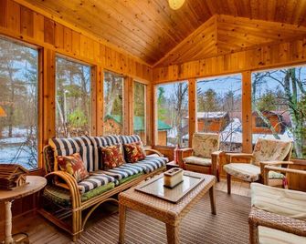 Crosslake Getaway! Pristine Sandy Beach on Trout - Crosslake - Living room