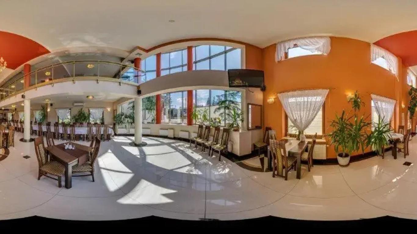 Vinci Hotel Airport