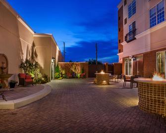 Hyatt Place Fredericksburg at Mary Washington - פרדריקסברג - פטיו