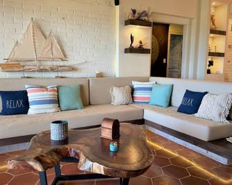 Beautiful beach house right infront of the sea of Cortez - Buenavista - Living room