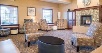 Holiday Inn Express Wenatchee - Wenatchee - Lounge