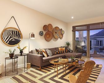 Rainbow Residence - Franschhoek - Living room
