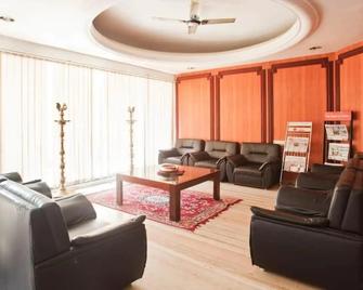 Hotel Chentoor - Madurai - Living room