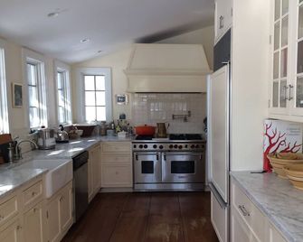 A Perfect Retreat Organic Farmstead On 90 Acres Pro Kitchen 1800's House - Red Hook - Kitchen