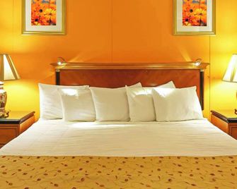 M Star North Canton - Hall of Fame - North Canton - Bedroom