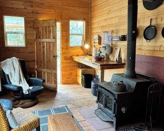 Lil Cedar Lodge - Roseburg