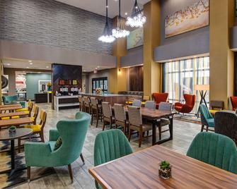 Hampton Inn & Suites-Wichita/Airport, KS - Wichita - Restaurang