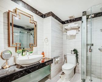 Vince Hotel Pratunam - Bangkok - Baño