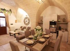 Lata Luxury Home Casa Vacanze - Brindisi - Dining room