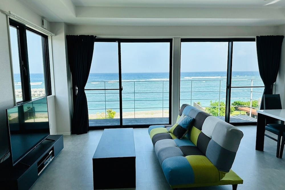 Az Hotel Ocean View - Amami - Wohnzimmer