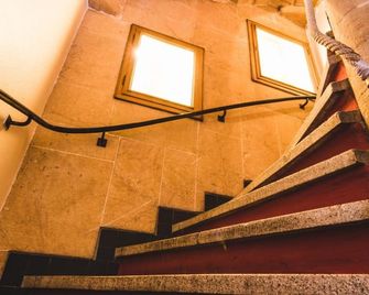 Aux chambres du Banneret - Neuchâtel - Stairs