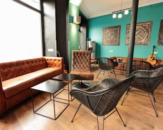 Arty Paris Porte de Versailles by Hiphophostels - Paris - Lounge
