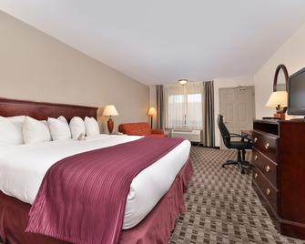 Quality Inn & Suites Indio I-10 - Indio - Schlafzimmer