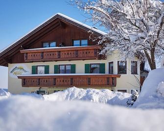 Ferienwohnung Steigrain - Gästehaus Alpina - Bad Kohlgrub - Gebäude