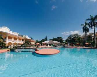 تيلامار ريزورت - تيلا - حوض السباحة