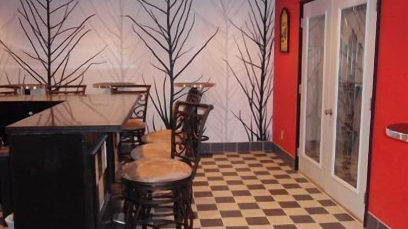 Roseau Motel and Diner