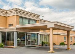 Rodeway Inn Bedford - Bedford - Gebouw