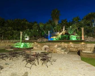 Shadak - Torre Lapillo - Patio