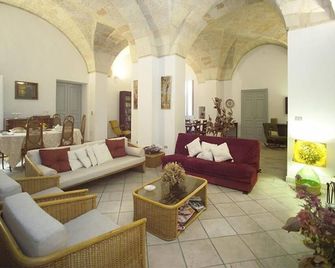 B&b l'Orangerie D'epoque - לצ'ה - סלון