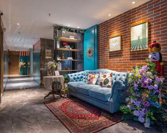 Plinisi American Hotel (Lixin Road Store, Five Star Pedestrian Street, Liuzhou) - 柳州 - 大廳