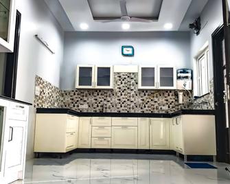 2 BHK Penthouse with open terrace - Mohali - Kuchnia