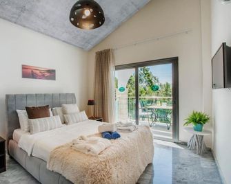 Latchi Escape Hotel and Suites - Neo Chorio - Bedroom