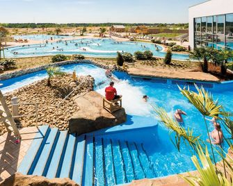 Tropical Islands Resort - Niewitz - בריכה