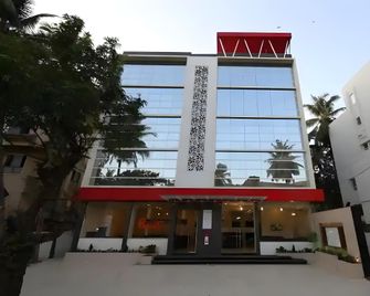 Blue Arrow Hotel Karwar - Karwar - Building