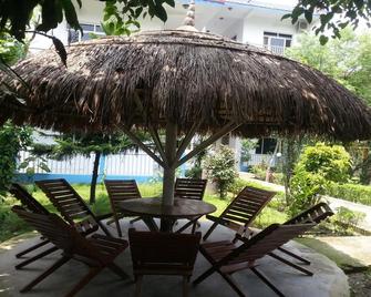 Hotel Shiva's Dream - Sauraha - Patio