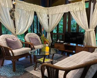 Villa Sri Kampung - Kuah - Living room
