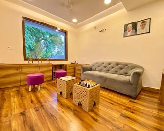 Aarzoo Stays Agra - Agra - Living room