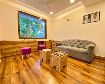 Aarzoo Stays Agra - Agra - Salon