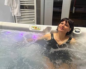 Appartement moderne à La Ferrière-aux-Étangs de 55 m² avec jacuzzi - Flers