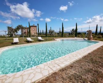 Podere San Giuseppe - Castiglione del Lago - Piscina