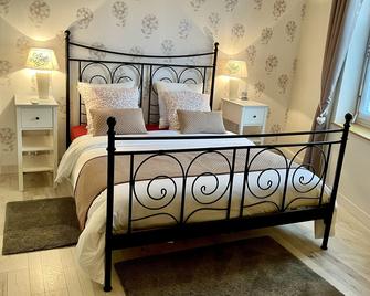 L'Oustaloise - Faugères - Habitación