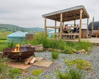 Kestrel Yurt - Leyburn - Patio