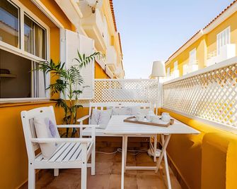 Holiday Home '1st Line Beach, 3 Bedrooms Islantilla' with Private Garden - Isla Cristina - Balcony