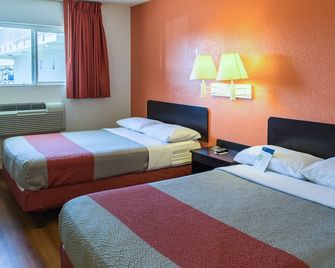 Motel 6 Bakersfield East - Bakersfield - Makuuhuone