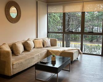 Casa Campus Pilar Suites - Pilar - Living room