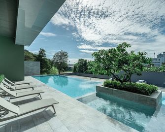 Tamarind Garden Hotel - Rayong - Piscina