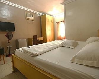 Semper Diamond Lodge - Lagos - Bedroom