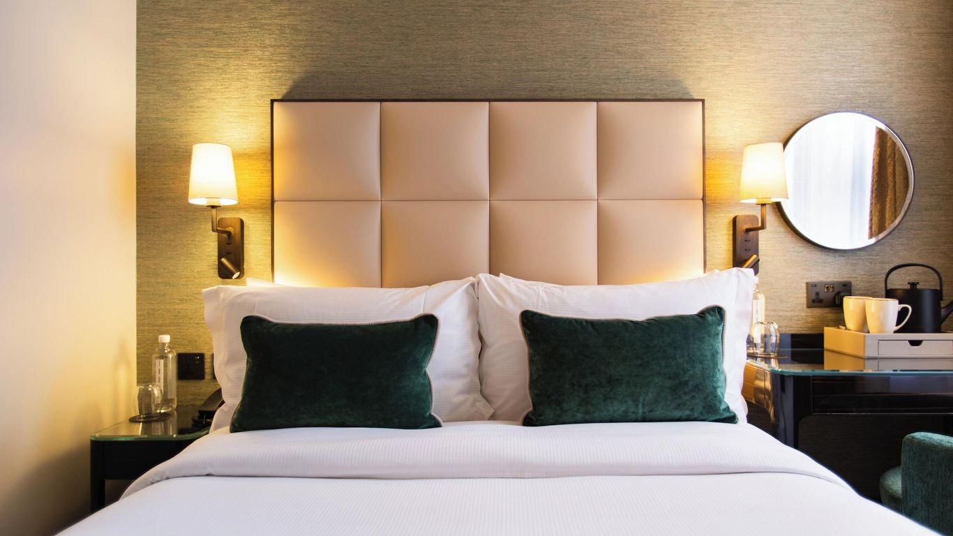 ذا هاتبون هوتل، فيتسرفيا