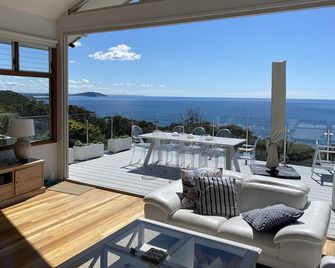 Jewel of The Ocean with an amazing pool. - Avoca Beach - Balkon