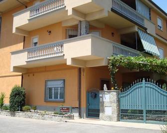 B&B Esperança - Frascineto - Edificio