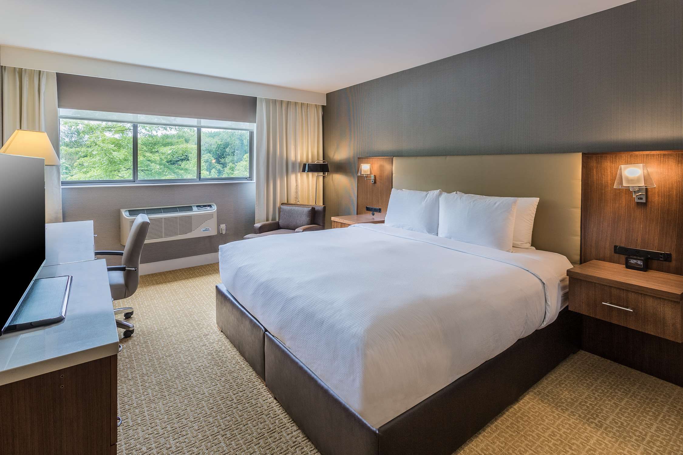 DoubleTree by Hilton Nanuet - Nanuet - Bedroom