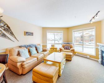 Legacy 303 - Big White - Living room