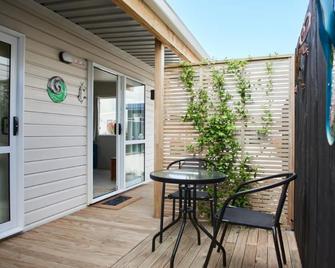 Orewa Kiwi Cabins - Orewa - Patio