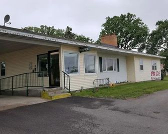 Budget Host Inn - Detroit Lakes - Bâtiment